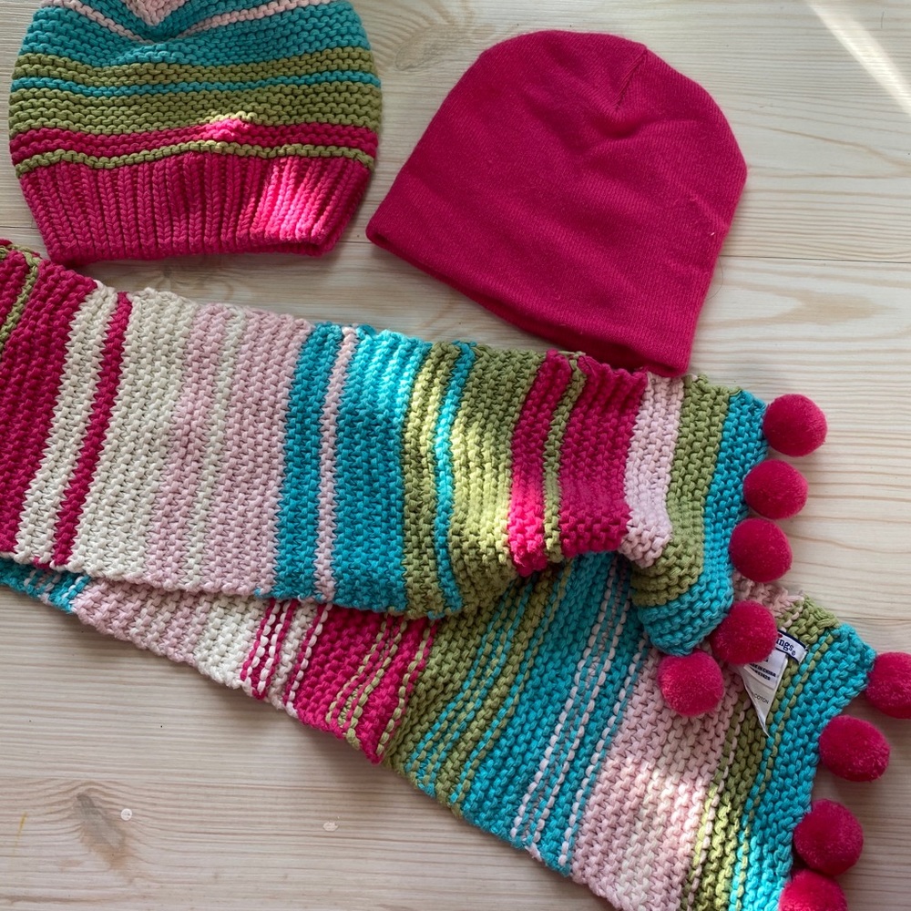 Knit hat and scarf